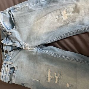Men’s distressed Hollister jeans